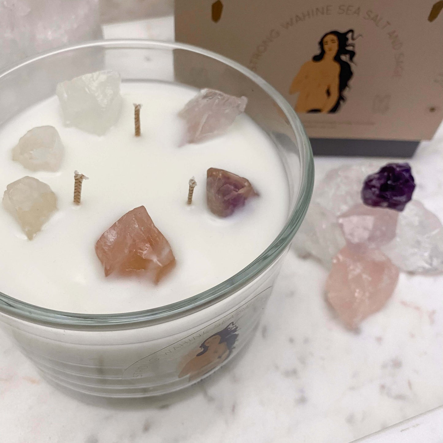 3 Docht Duftkerze aus Sojawachs mit Kristallen Strong Wahine Sea Salt & Sage zum Durchatmen & Runterkommen
