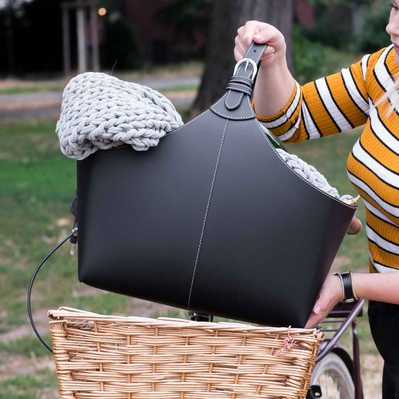 XL Kaminholzkorb Leder Korb BRASA zur Aufbewahrung, schwarz